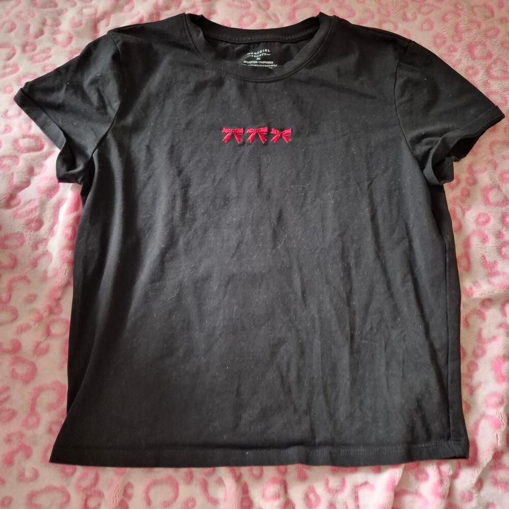 Unbranded Women's Black and Red T-shirt